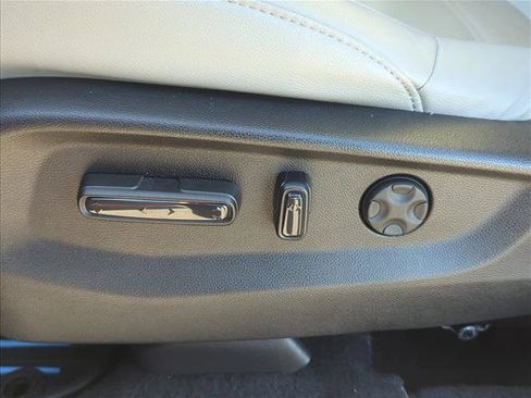 Used 2022 Honda CR-V Touring image 10