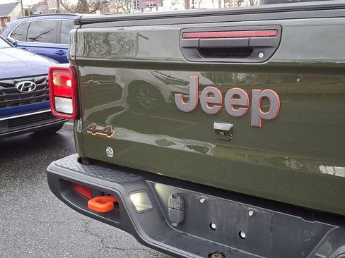 Used 2023 Jeep Gladiator Mojave w/ Cold Weather Group image 15