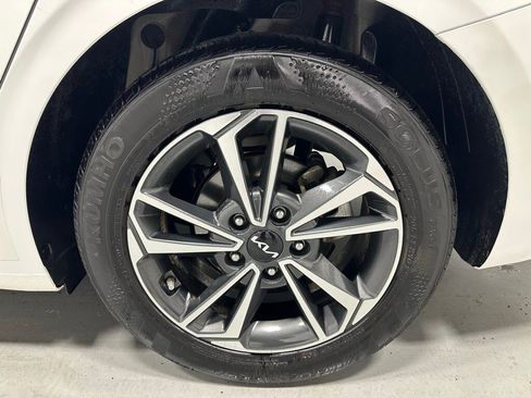 Used 2024 Kia Forte LXS image 58