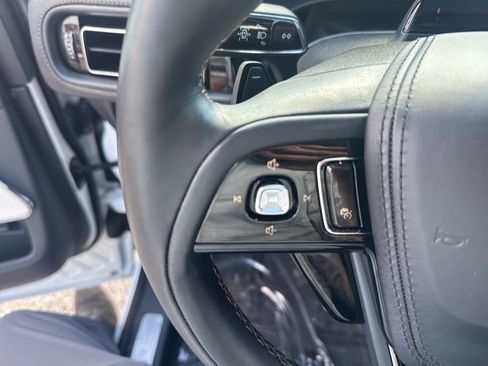 Used 2025 Lincoln Aviator Reserve w/ Equipment Group 201A image 11