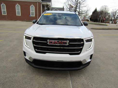 Used 2025 GMC Acadia Elevation FWD image 8