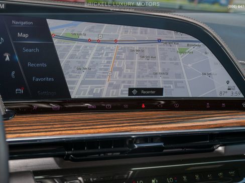 Used 2024 Cadillac Escalade ESV Luxury AWD/4WD image 38