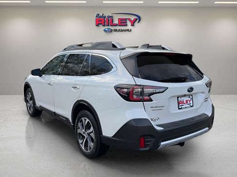 Used 2022 Subaru Outback Touring AWD/4WD image 3