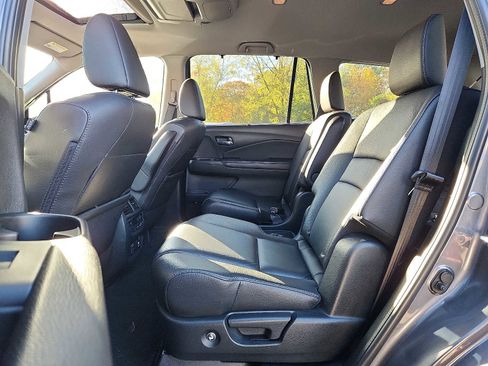 Certified 2022 Honda Pilot Touring image 10