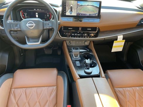 New 2026 Nissan Rogue Platinum image 8