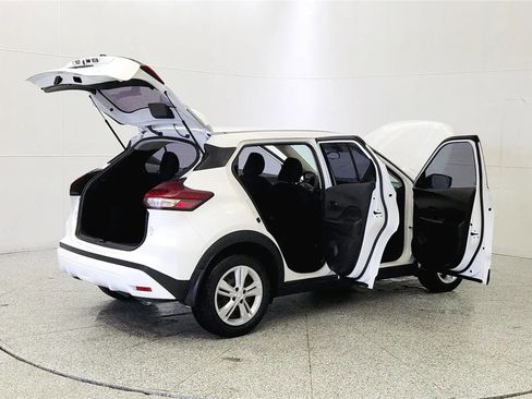 Used 2023 Nissan Kicks S FWD image 12