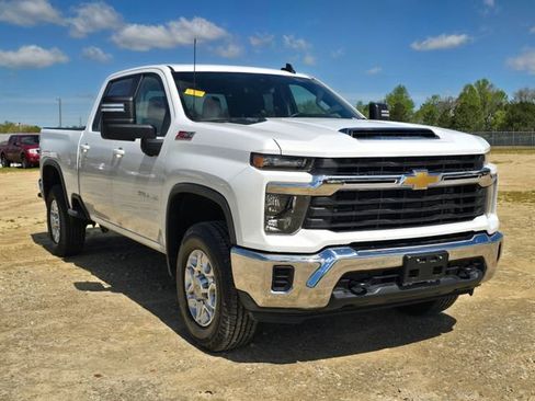 Used 2024 Chevrolet Silverado 2500 LT image 5