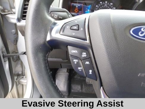 Used 2019 Ford Edge Titanium image 13