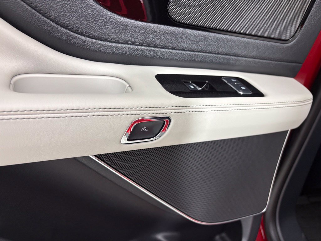 Used 2026 Lincoln Aviator AWD w/ Jet Appearance Package image 17