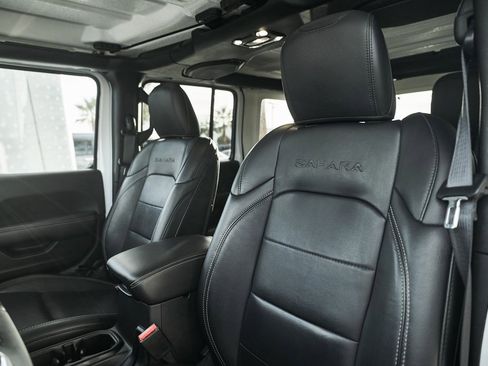 Used 2023 Jeep Wrangler Unlimited Sahara image 3