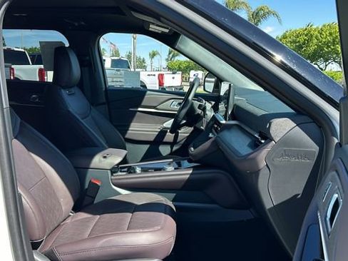 New 2026 Ford Explorer Platinum image 11