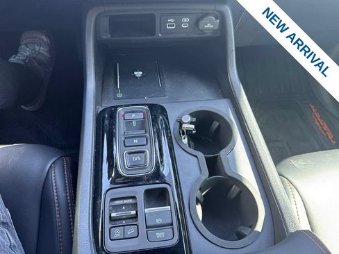 Used 2025 Honda Pilot TrailSport image 28