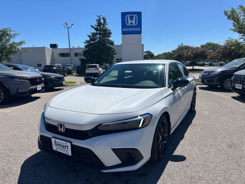 Used 2023 Honda Civic Sport image 1
