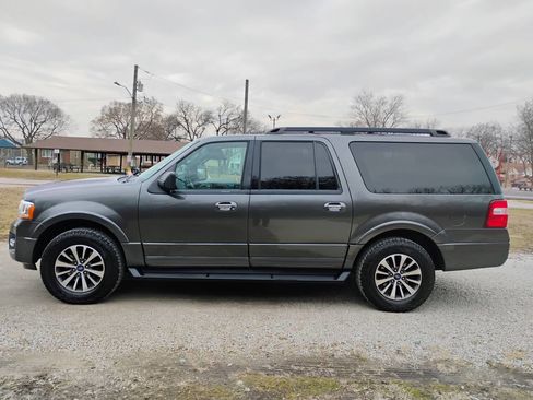 Used 2016 Ford Expedition EL XLT image 12