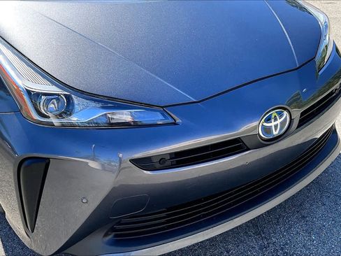Used 2022 Toyota Prius LE image 28