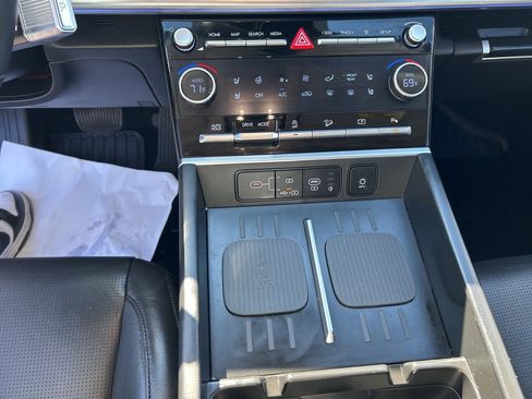 Used 2025 Hyundai Santa Fe Limited image 15