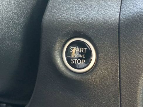 Used 2024 Nissan Frontier SL w/ Technology Package RWD image 27