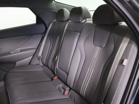 Used 2024 Hyundai Elantra SEL w/ Convenience Package FWD image 30