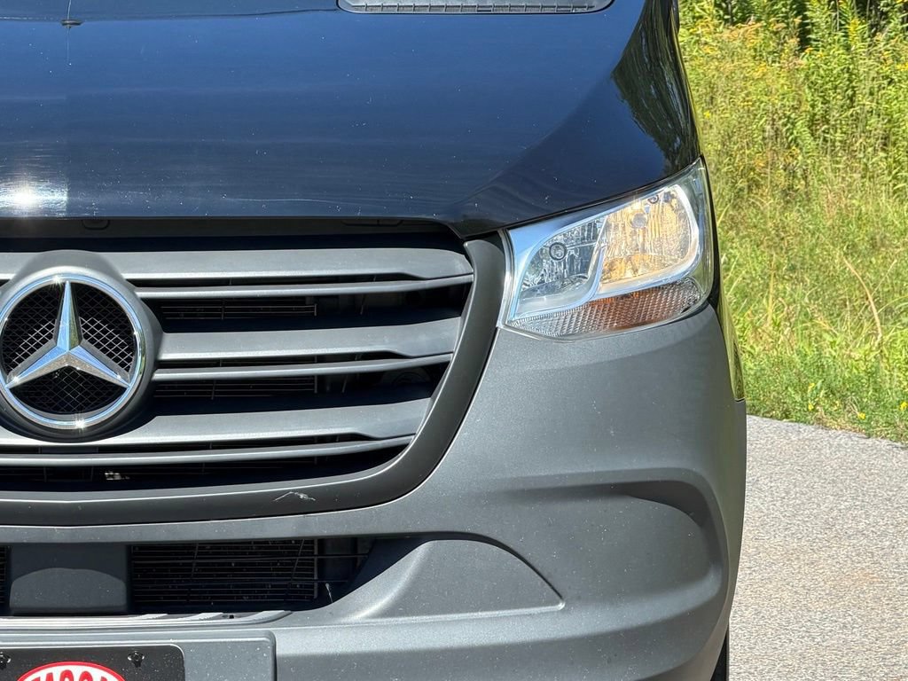 Used 2024 Mercedes-Benz Sprinter 2500 image 2