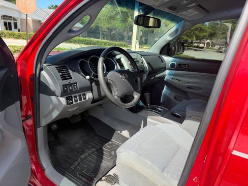 Used 2010 Toyota Tacoma PreRunner image 13