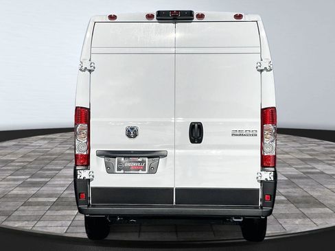 Used 2025 RAM ProMaster 2500 w/ Convenience Group image 5