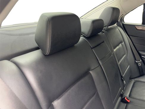 Used 2014 Mercedes-Benz E 350 Sedan image 39