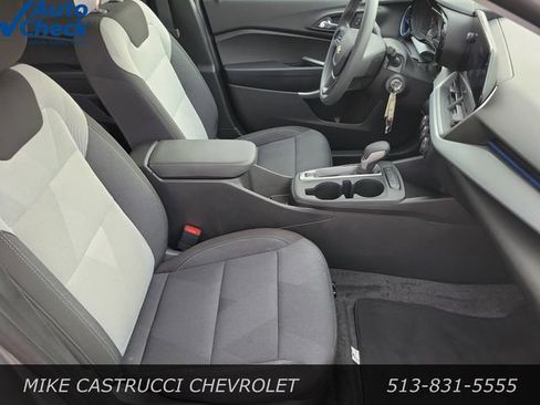 Used 2025 Chevrolet Trax LS w/ Driver Confidence Package FWD image 23