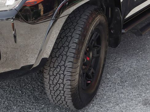 Used 2022 Toyota 4Runner TRD Off-Road AWD/4WD image 45