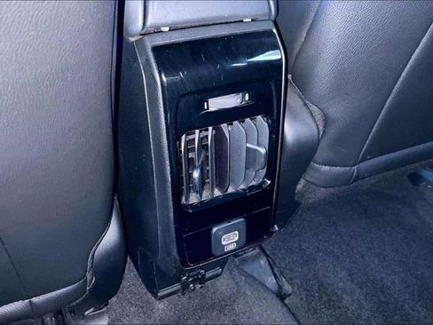 Used 2025 Jeep Compass Limited image 25