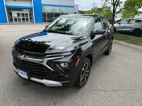 Used 2026 Chevrolet TrailBlazer LT w/ LT Cold Weather Package FWD image 9