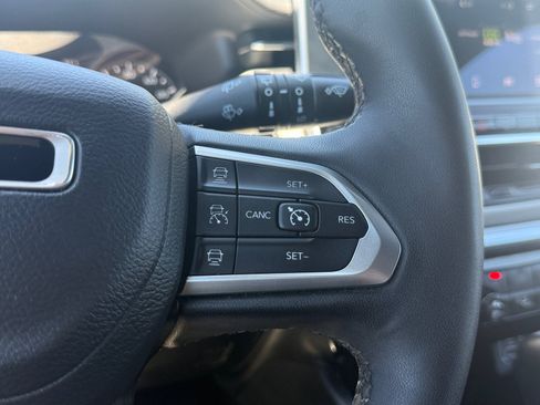 Certified 2025 Jeep Compass Limited AWD/4WD image 19