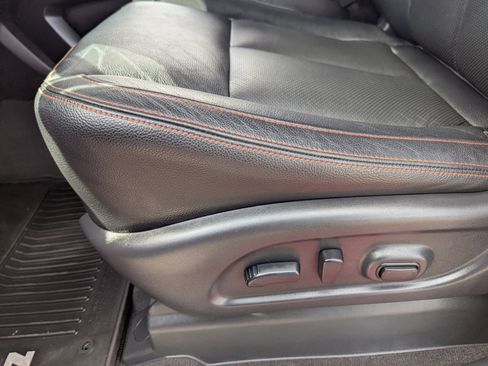 Used 2021 Nissan Titan PRO-4X w/ Pro-4x Convenience Package image 11