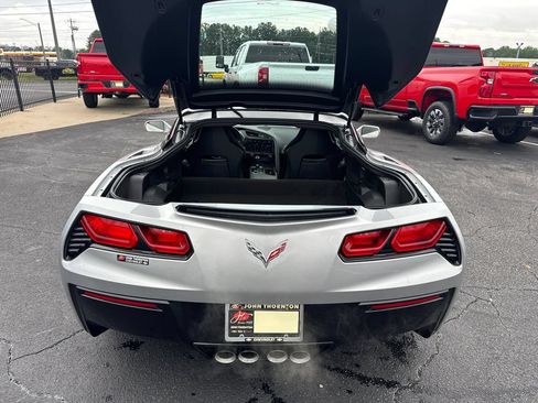 Used 2016 Chevrolet Corvette Stingray Coupe RWD image 17