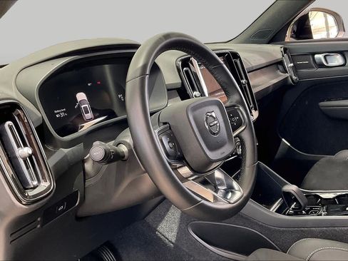 Used 2023 Volvo XC40 Recharge Ultimate AWD/4WD image 16