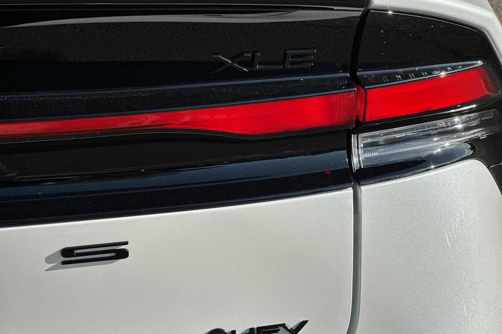 New 2027 Toyota Prius FWD image 31