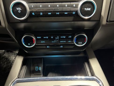 Used 2021 Ford Expedition XLT image 47