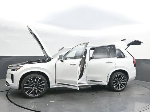 New 2026 Volvo XC90 B6 Plus w/ Protection Package Premier image 40