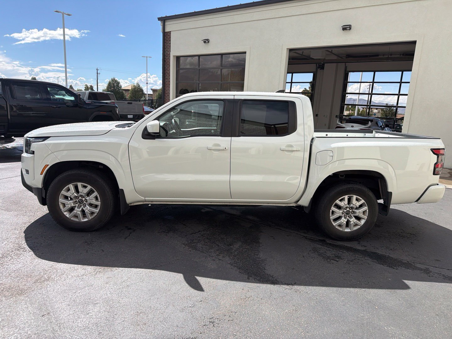 Used 2022 Nissan Frontier SV AWD/4WD image 12