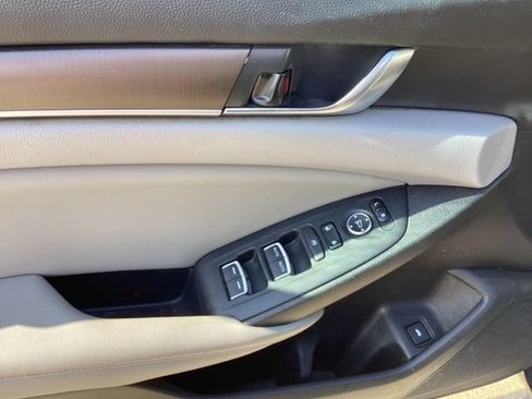 Used 2019 Honda Accord LX image 20