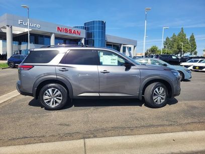 New 2026 Nissan Pathfinder SL w/ Cargo Package