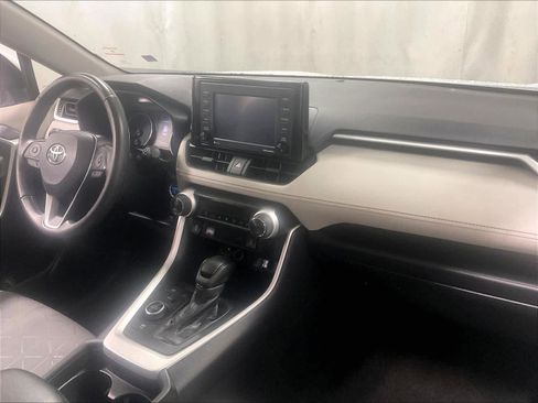 Used 2021 Toyota RAV4 XLE w/ Convenience Package image 14