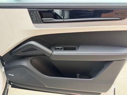 New 2026 Porsche Cayenne S image 21