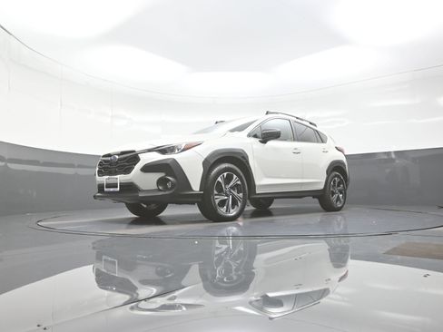Used 2024 Subaru Crosstrek 2.0i Premium AWD/4WD image 11