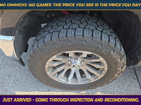 Used 2022 RAM 1500 Laramie AWD/4WD image 12