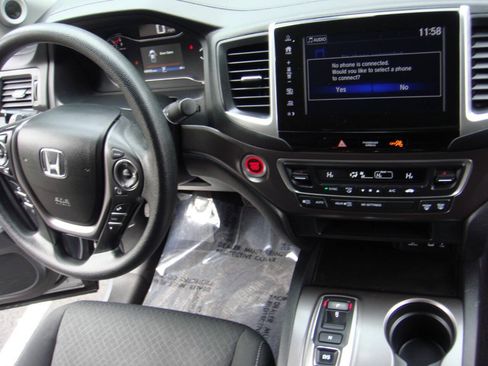 Used 2020 Honda Ridgeline Sport image 17