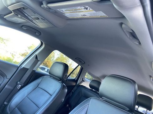 Used 2022 GMC Terrain SLT w/ LPO, Floor Liner Package image 28
