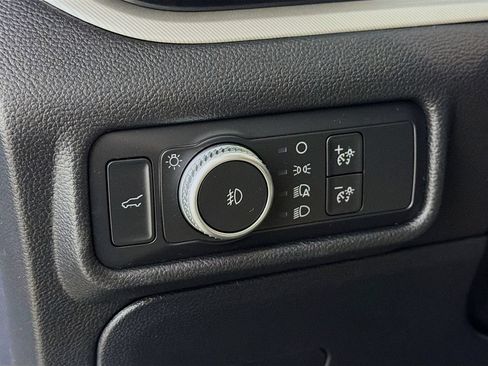 Used 2020 Ford Explorer XLT w/ Equipment Group 202A AWD/4WD image 11
