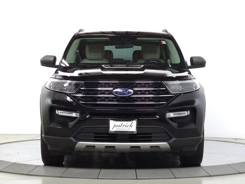 Used 2020 Ford Explorer XLT w/ Equipment Group 202A AWD/4WD image 2