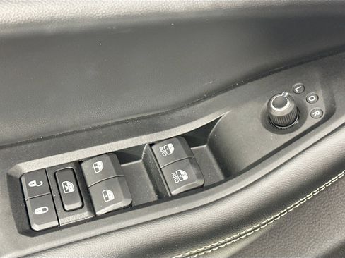 Used 2023 Jeep Grand Cherokee L Limited RWD image 18