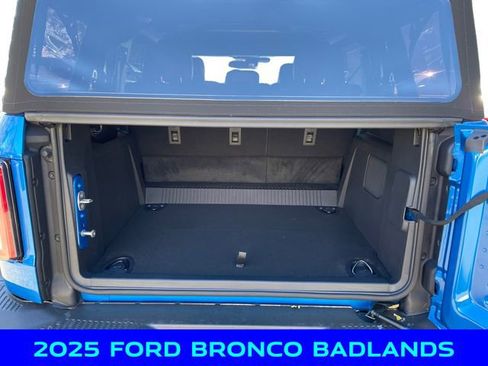 New 2025 Ford Bronco Badlands image 5